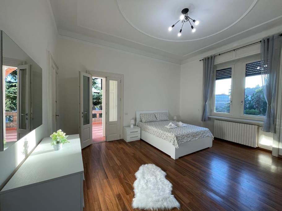 Bg Central President Suite Con Parcheggio - Vista Citta Alta Бергамо Экстерьер фото