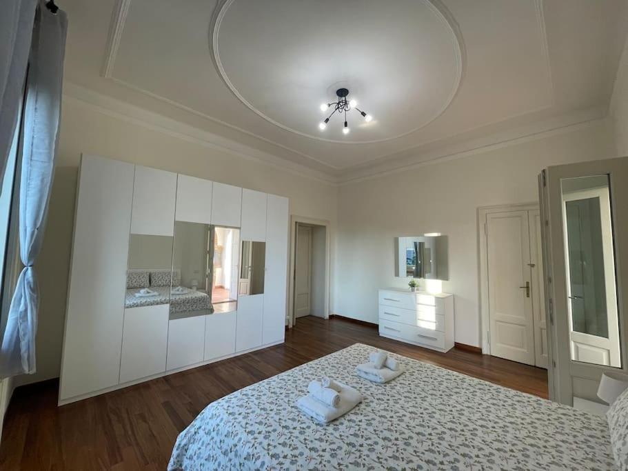 Bg Central President Suite Con Parcheggio - Vista Citta Alta Бергамо Экстерьер фото